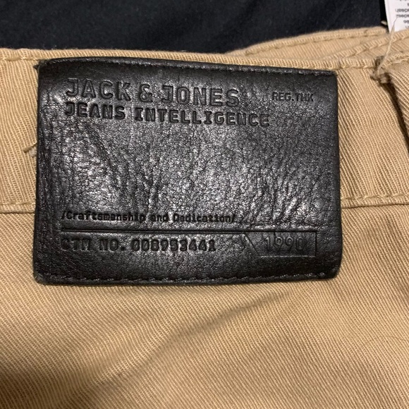 Jack and Jones shorts - Picture 2 of 3